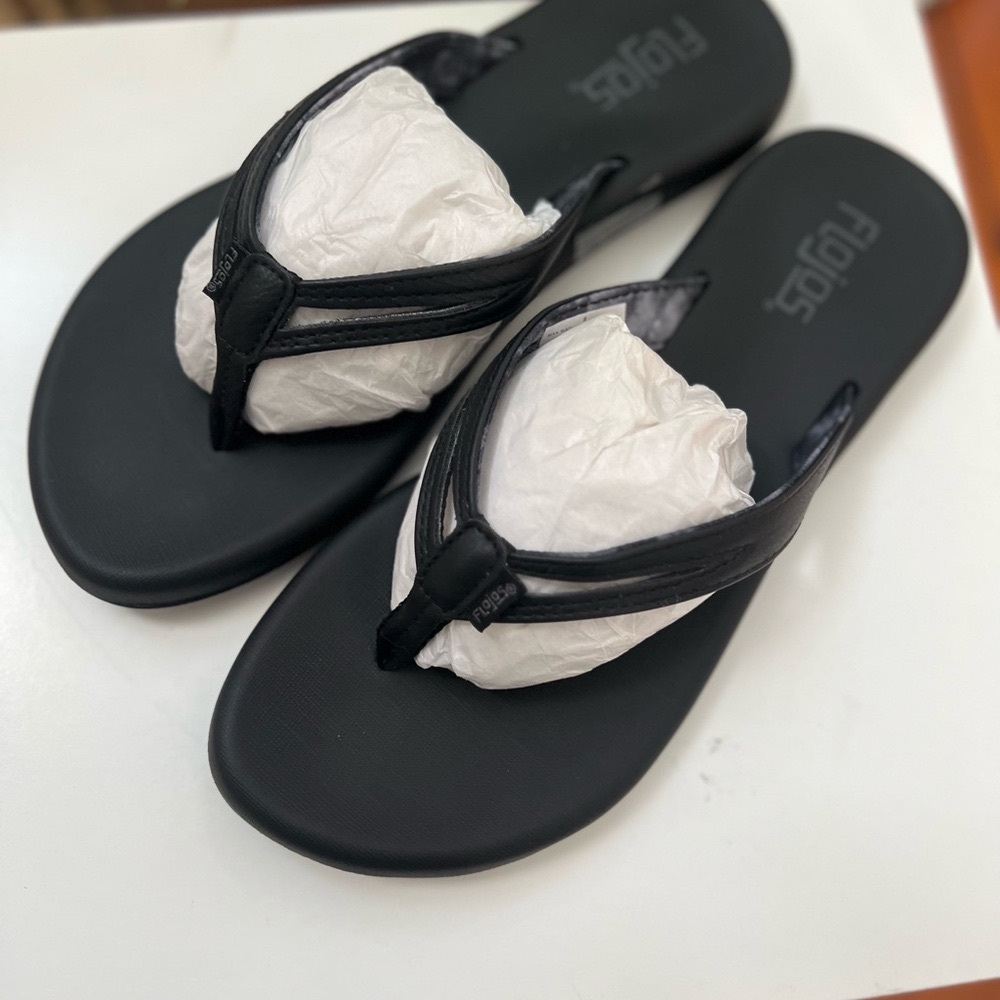 Flojos Women’s Classic Black Slip On Thong Flat Flip Flops Sandals Size 8 New